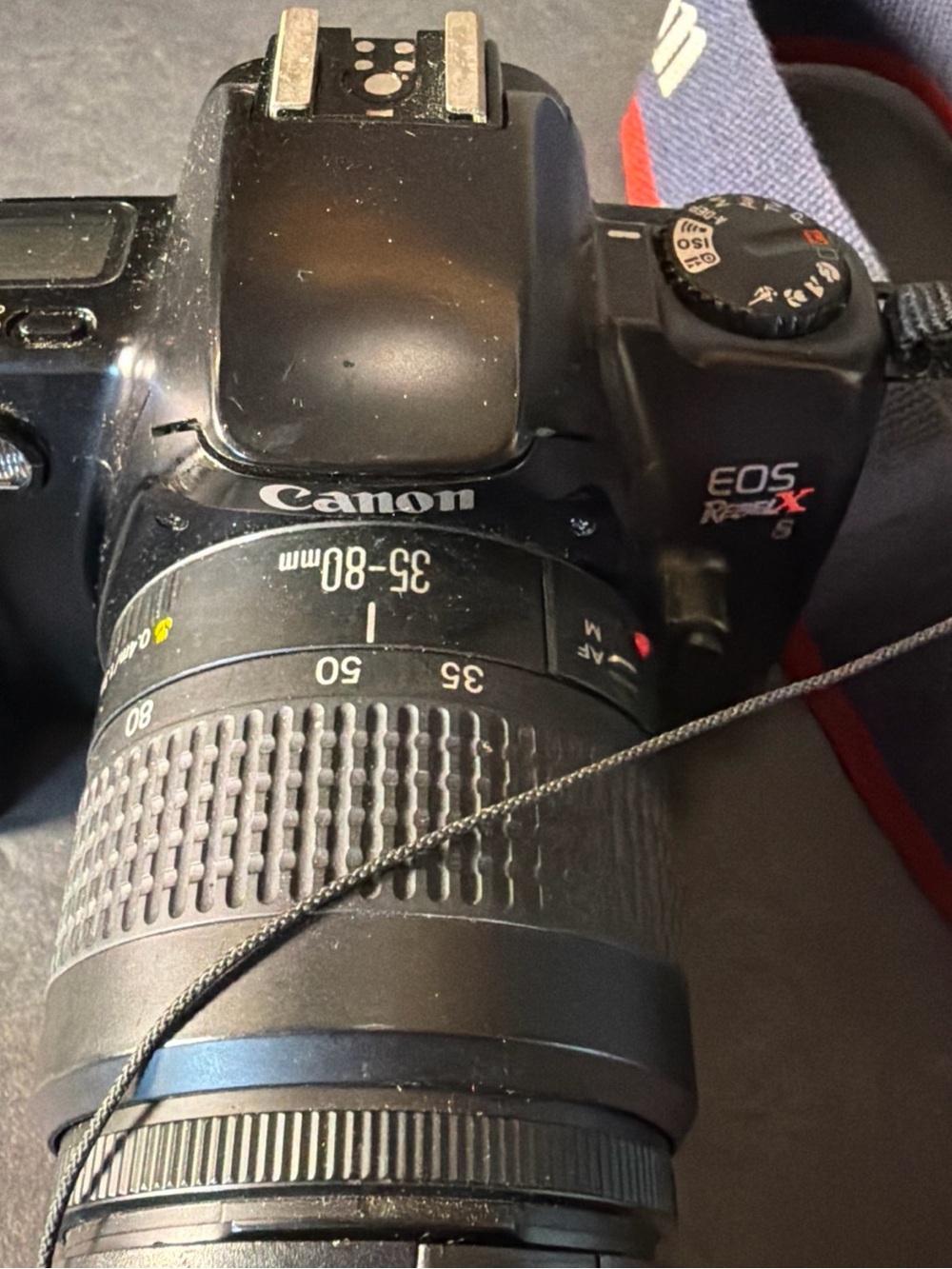 Canon Black Slr 35 mm Camera with 35-80mm Lens and Strap - Picture 6 of 6